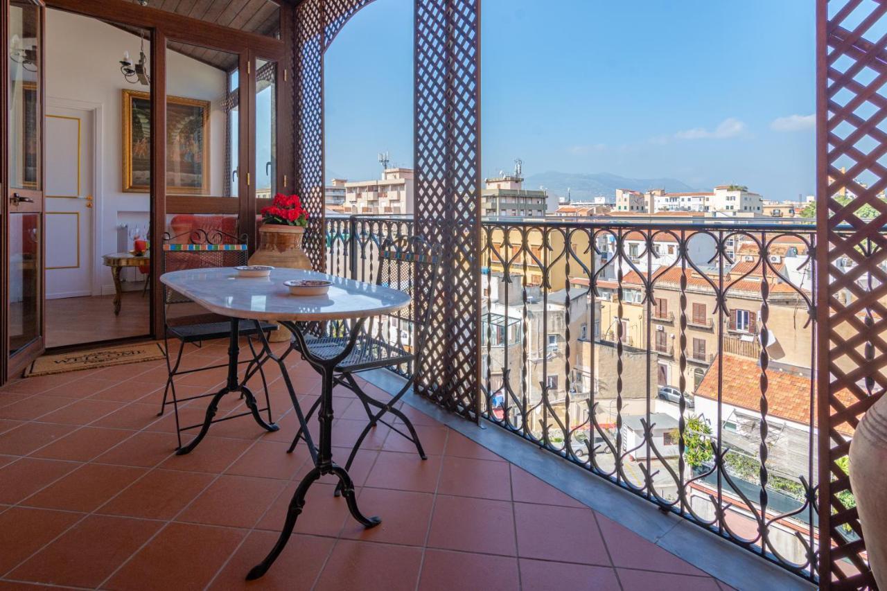 Le Rose Di Nonna Maria, Appartamento Di Lusso In Centro Citta Palermo Kültér fotó