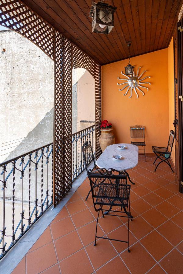 Le Rose Di Nonna Maria, Appartamento Di Lusso In Centro Citta Palermo Kültér fotó